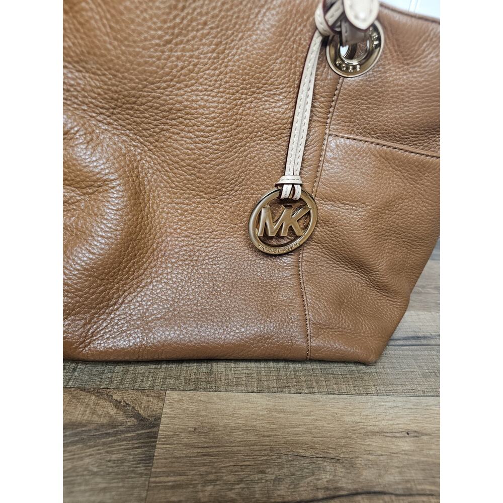 Michael Kors Jet Set East West Top Zip Acorn Saffiano Leather Tote Dust Cover - Picture 5 of 16